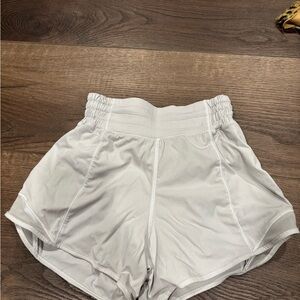 Lululemon Hotty Hot High-Rise Lined Short 2.5"